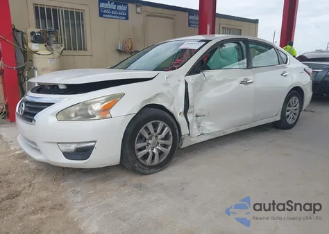 2015 Nissan Altima 2.5/2.5 S/2.5 Sl/2.5 Sv z USA, uszkodzony, nr VIN 1N4AL3AP1FN345905